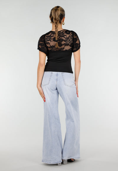 Zwarte Top met Kant Details en Korte Mouwen