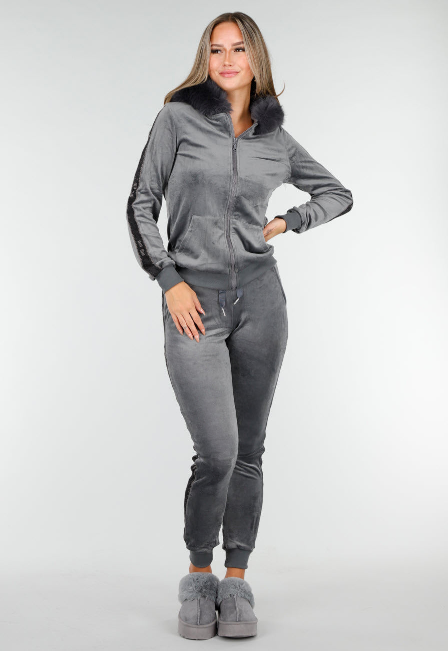 Grijs Velours Huispak met Nepbont Capuchon en Rits
