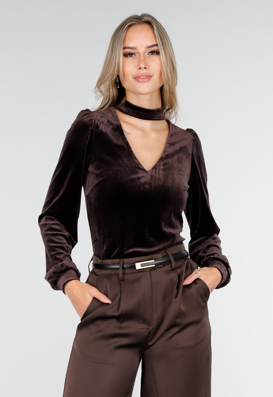 Bruine Velours Top met Cut-Out Halslijn en Lange Mouwen