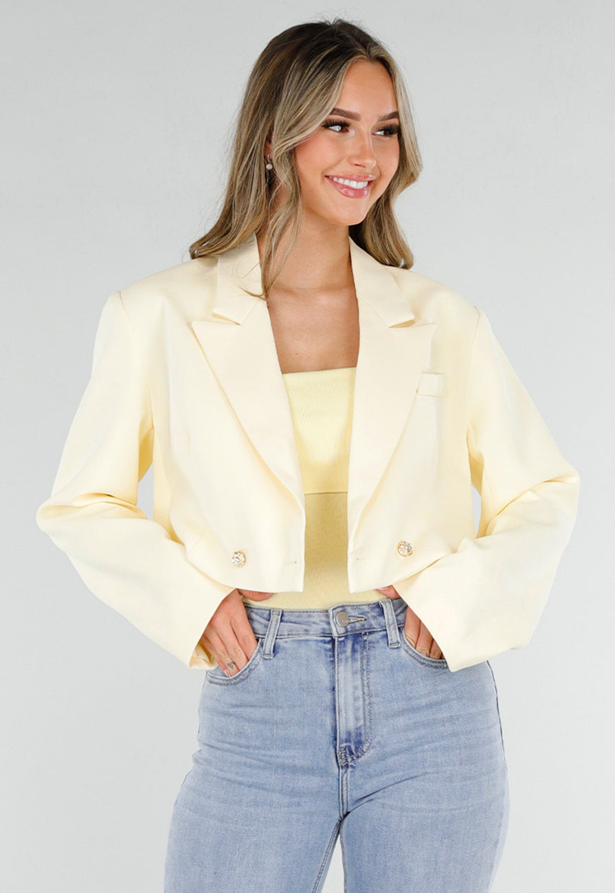 Butter Yellow Cropped Blazer met Gouden Strass Knopen