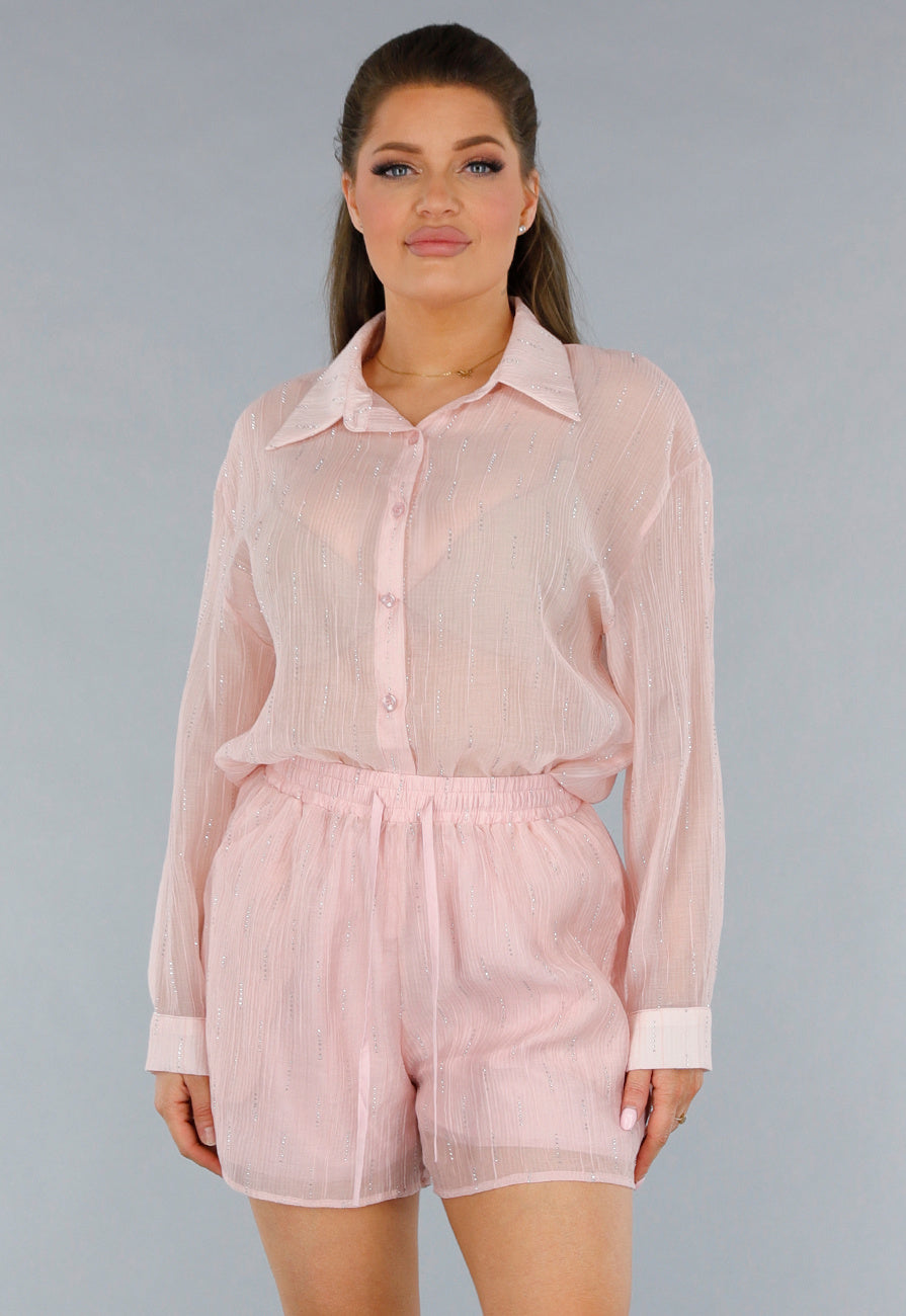 Lichtroze Tweedelige Set met Doorschijnende Blouse en Elastische Short