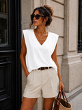 NEW150726 Witte Mouwloze Top met Schoudervullingen en V-Hals