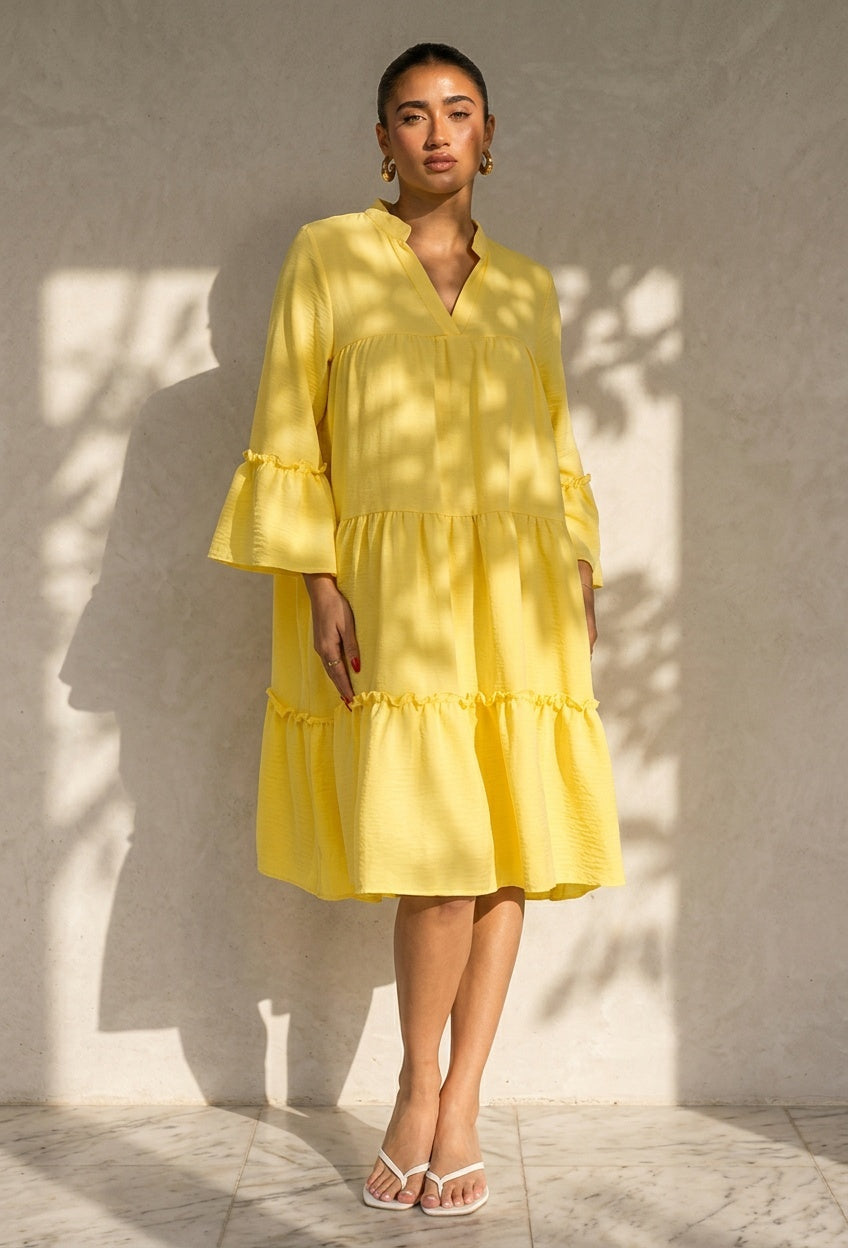 Gele Midi Jurk met V-hals en Ruffle Details