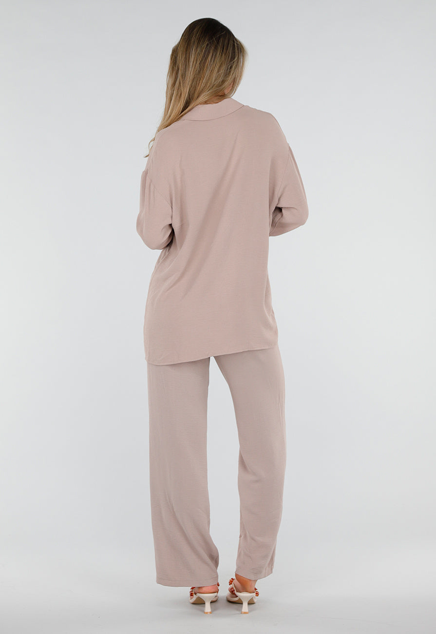 NEW220726 Beige Blouse met Kraag, Knoopsluiting en Lange Mouwen