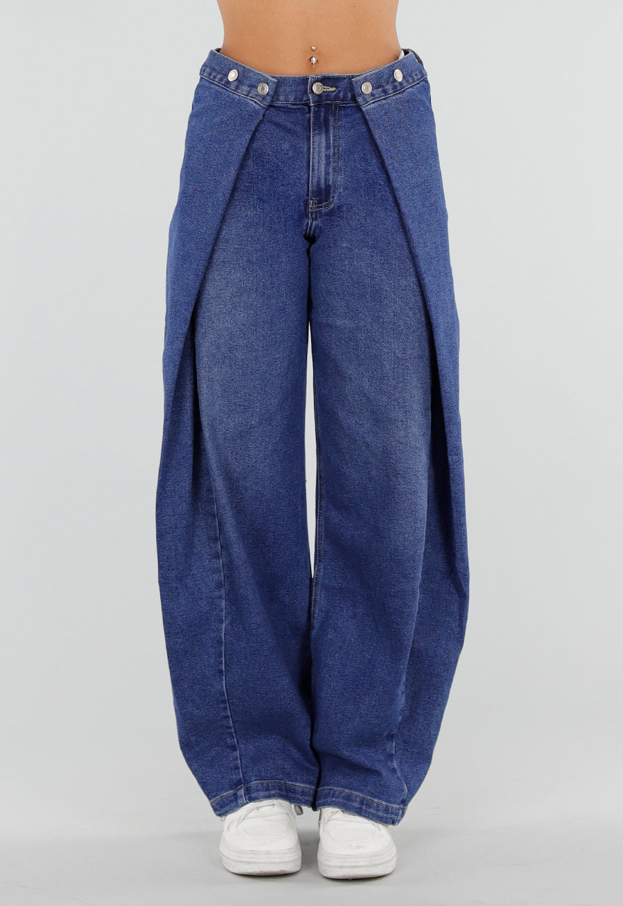 NEW290726 Blauwe Barrel Jeans met Drukknoopdetails en Verstelbare Plooien