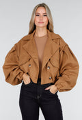 Camelkleurige Cropped Jas met Oversized Mouwen en Knopen