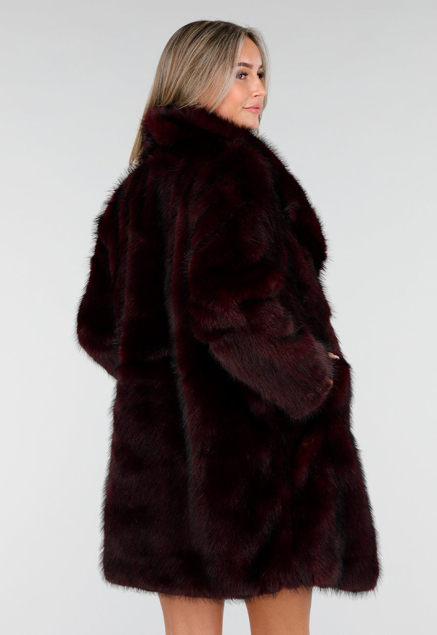 Donkerrode Faux Fur Jas met Brede Reverskraag