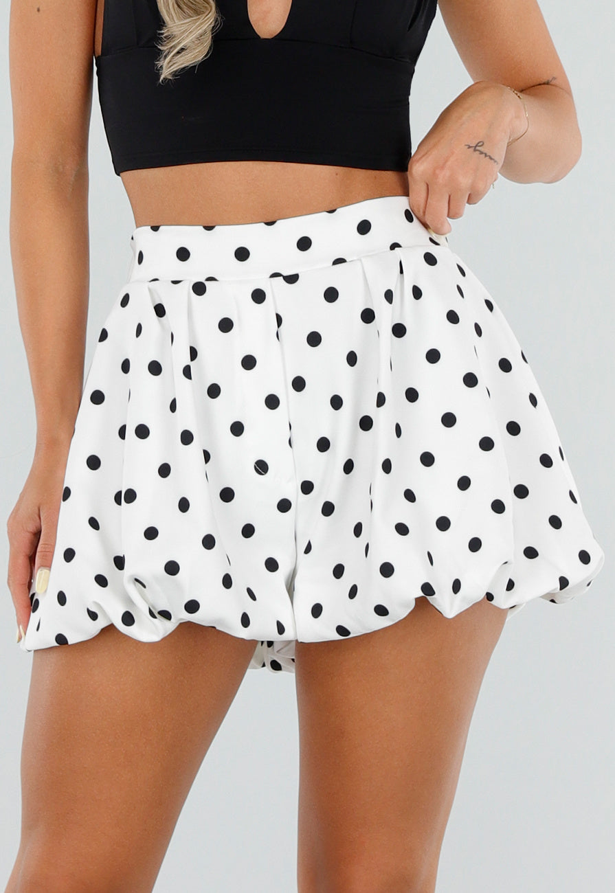 NEW120826 Witte Ballon Short met Zwarte Stippen en Bubble Hem
