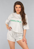 Cropped Shirt in Grijs met Groene Tekst