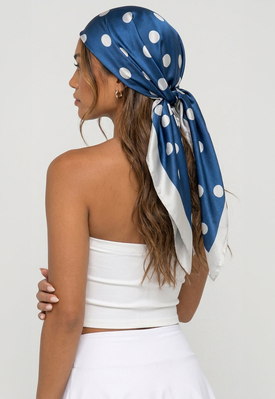 NEW080726 Blauwe Polkadot Satijnen Bandana met Witte Rand