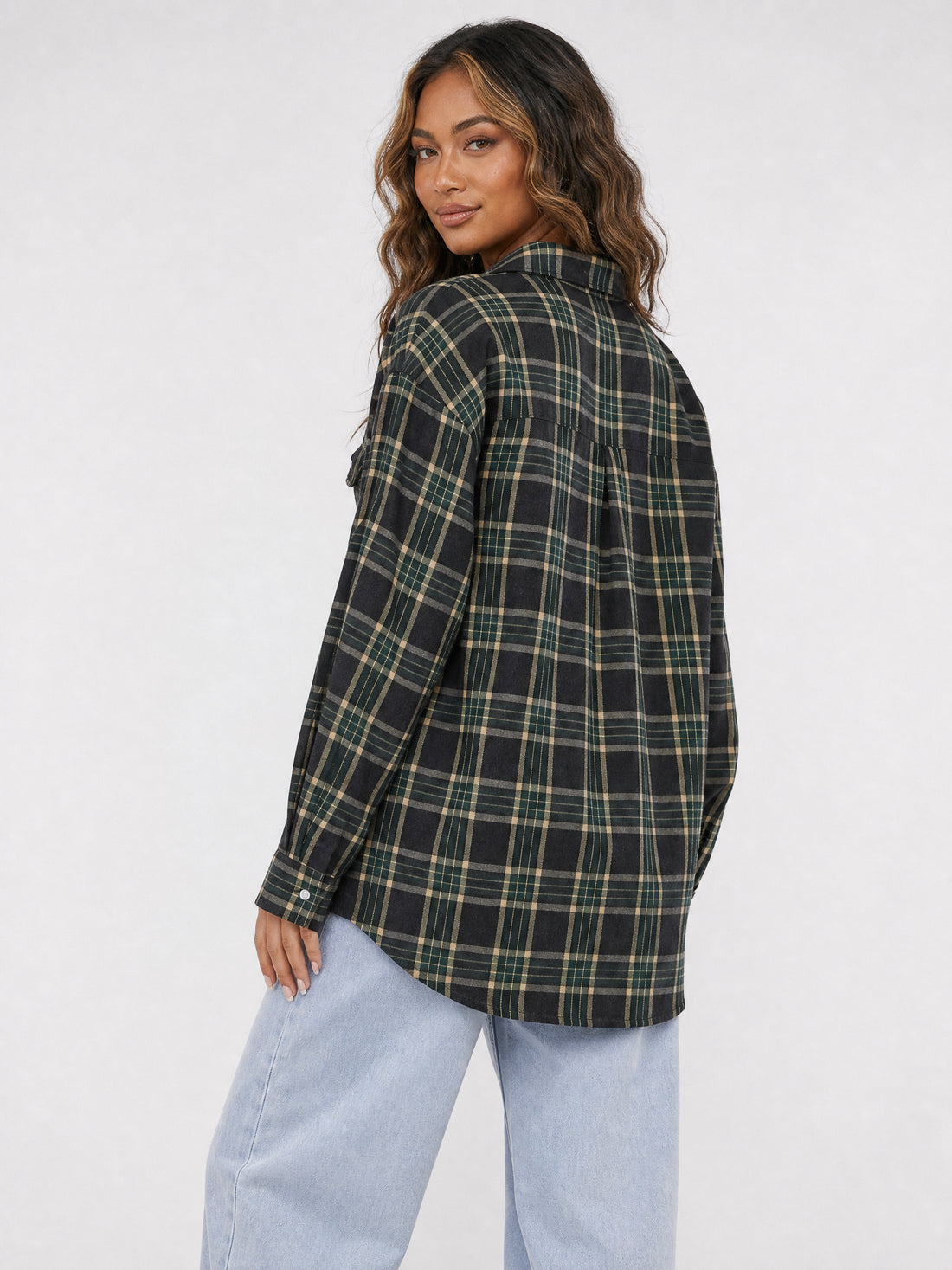 Donkergroene Geruite Blouse met Lange Mouwen en Borstzak
