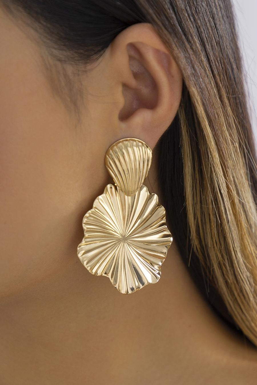 Gouden Oorbellen met Shell Look
