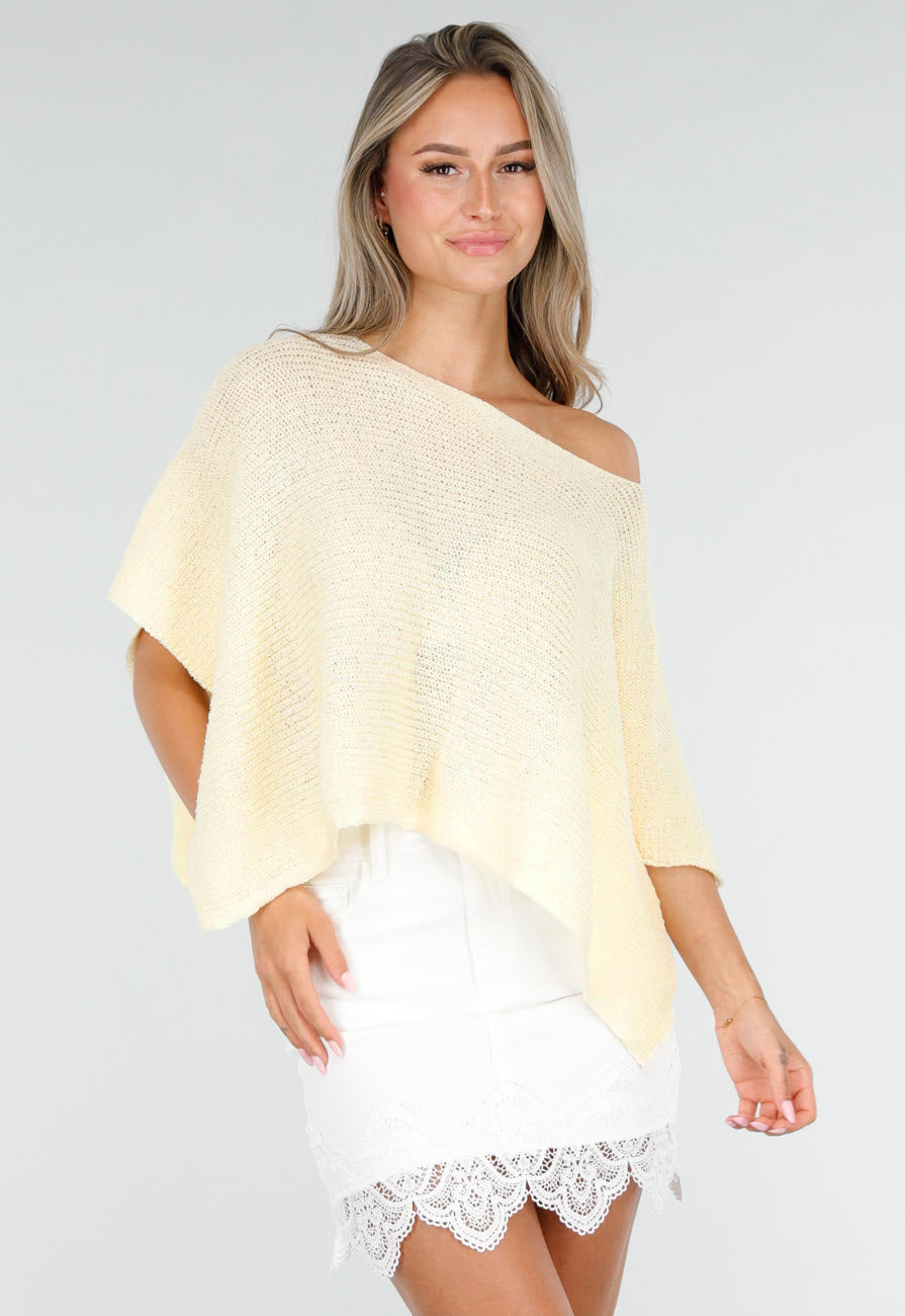 Butter Yellow Gebreide Poncho Trui met Wijde Pasvorm