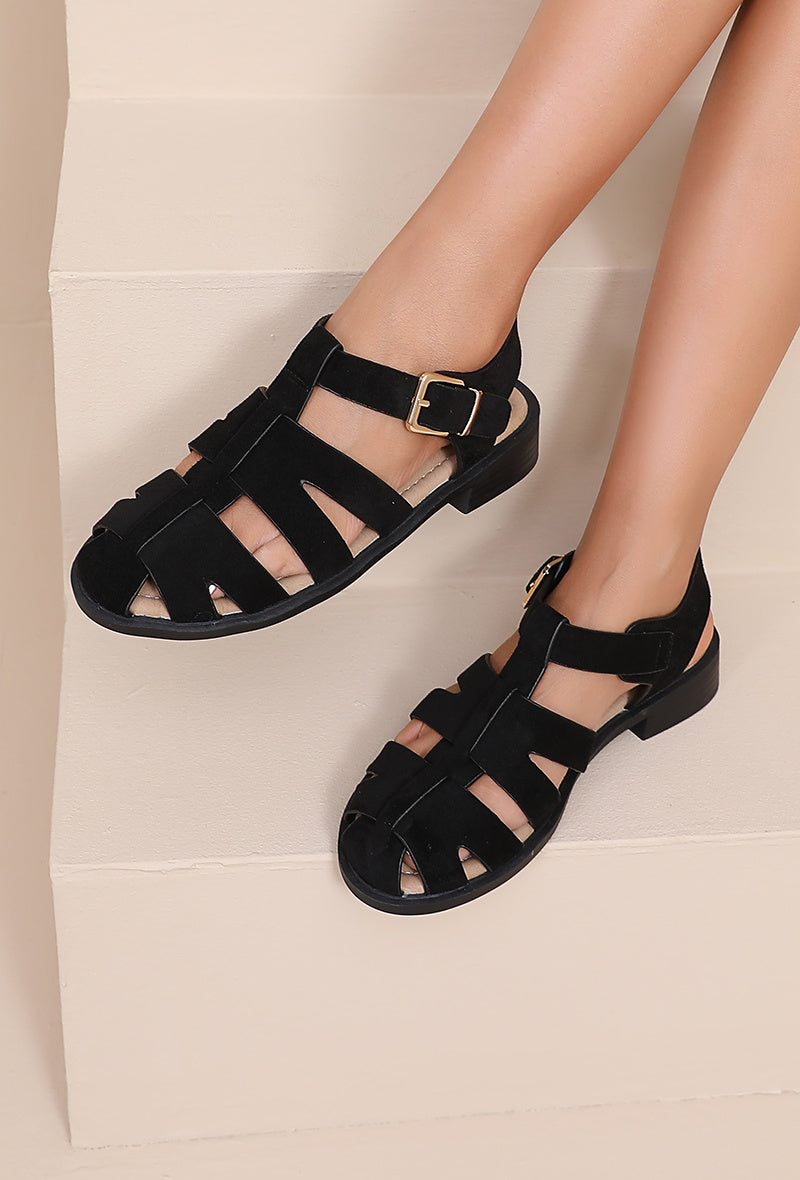 Zwarte Suède Sandalen met Gesp en Platte Zool en Open Neus