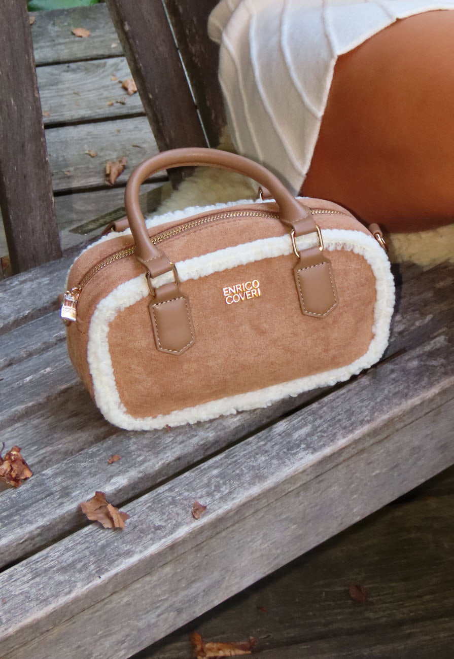 Beige Suède Handtas met Bontafwerking en Lang Schouderhengsel