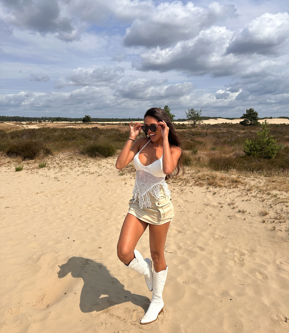 Classy Zwarte Zonnebril met Gouden Pootjes