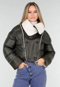 Donkergroene Jas met Witte Teddy Kraag en Dubbele Knoopsluiting