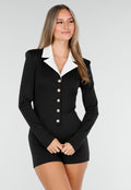 Zwarte Playsuit met Witte Kraag en Knopen
