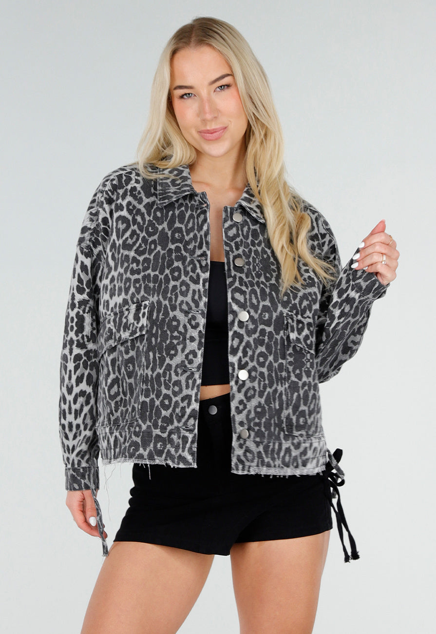Grijze Luipaardprint Denim Jas met Klepzakken, Trekkoord en Knoopsluiting