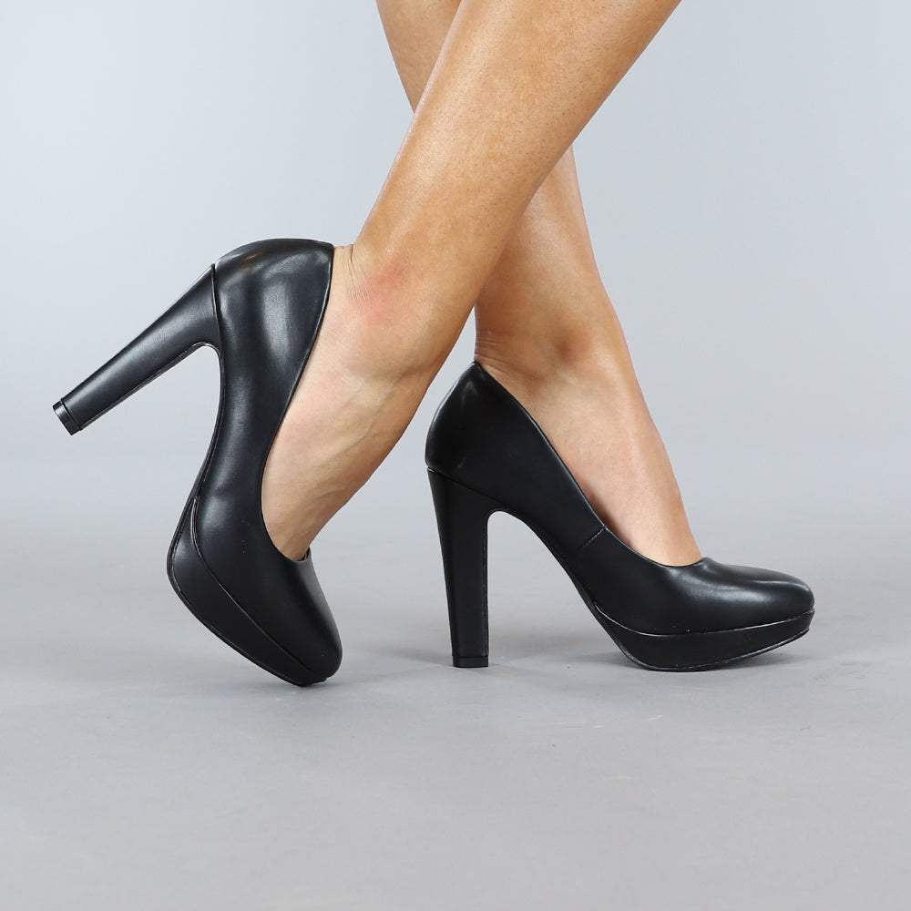 Zwarte Lederlook Pumps met Plateau