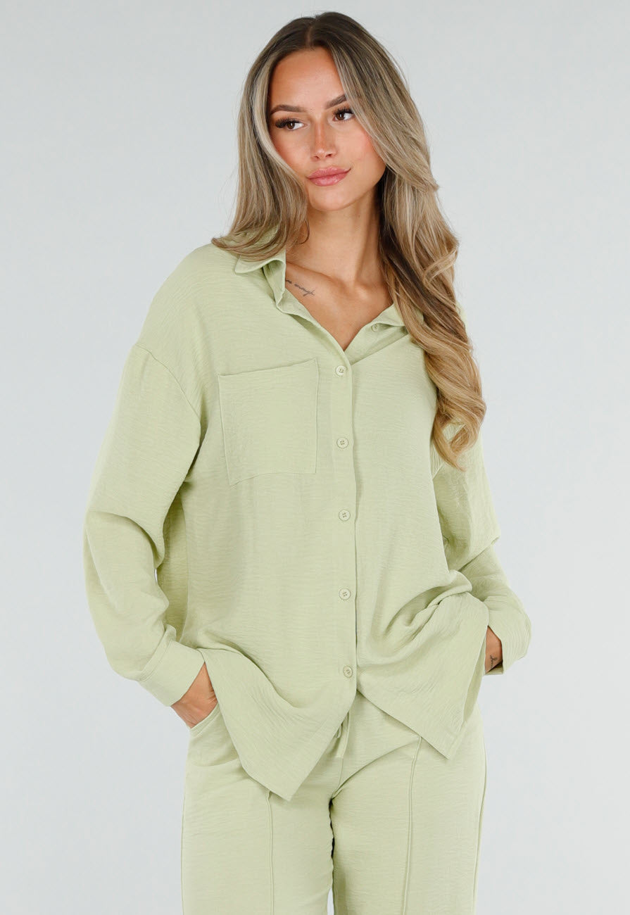 NEW120826 Pistache Blouse met Kraag, Knoopsluiting en Lange Mouwen