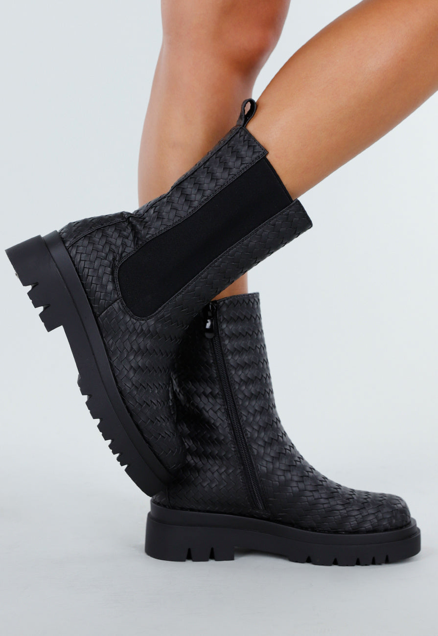 Zwarte Chelsea Boots met Geweven Detail en Chunky Zool