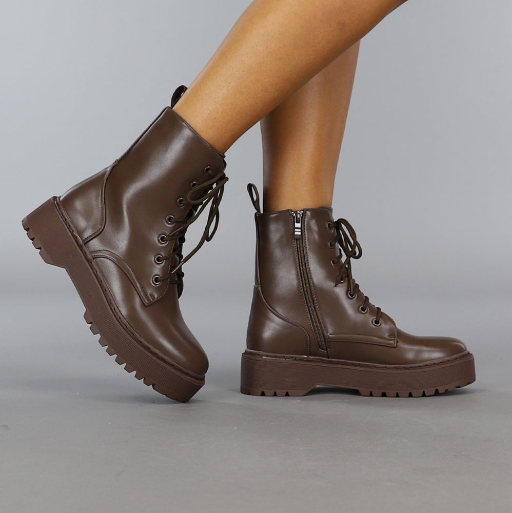 Basic Bruine Veterlaarsjes met Ritssluiting