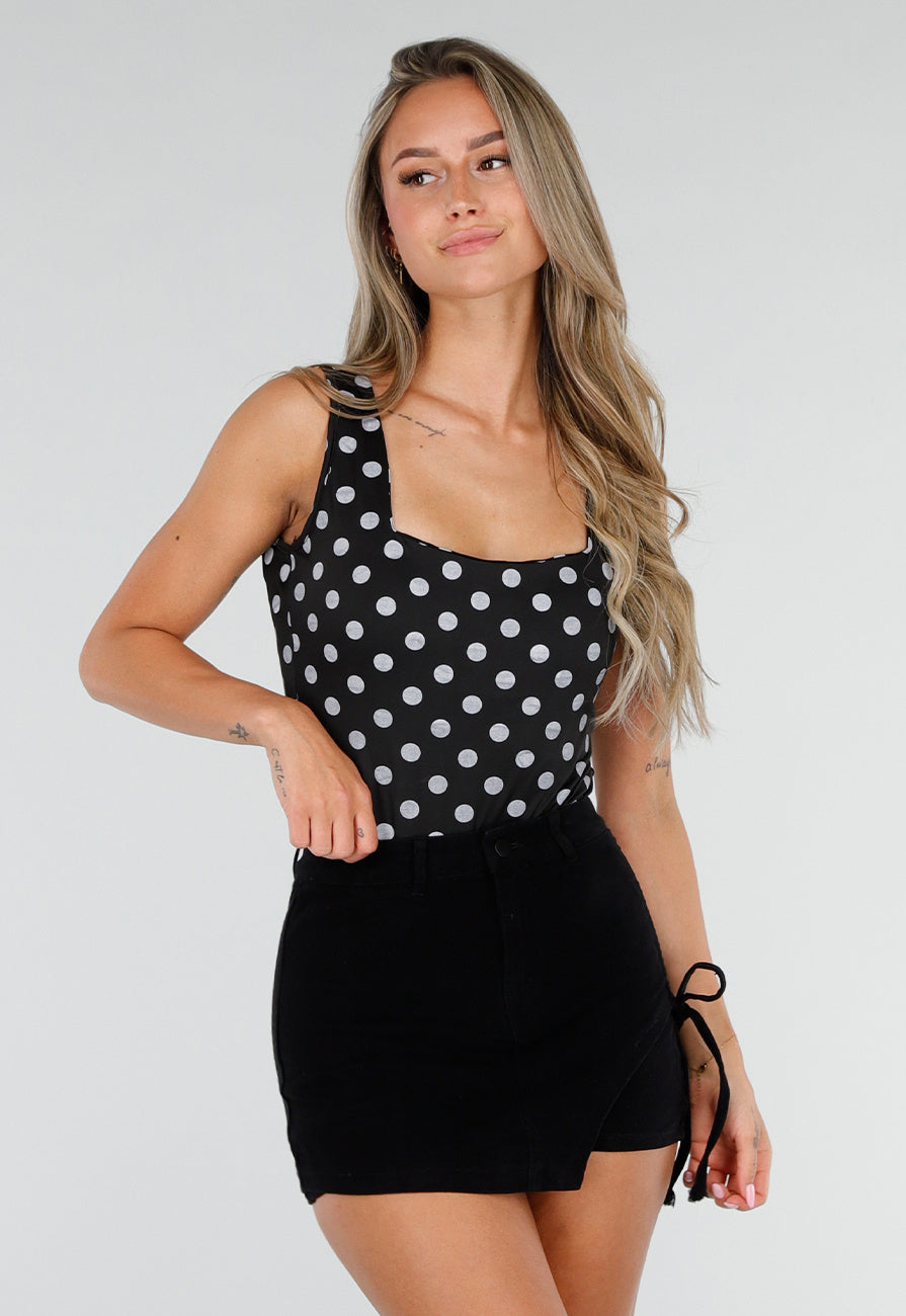 Zwarte Stretch Body met Grijze Polkadots en Vierkante Hals