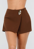 Bruine Skort met Asymmetrische Overslag en Gouden Detail