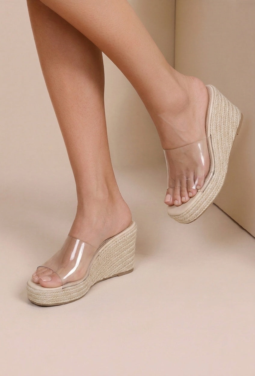 NEW120826 Transparante Plateau Slippers met Brede Band en Beige Sleehak