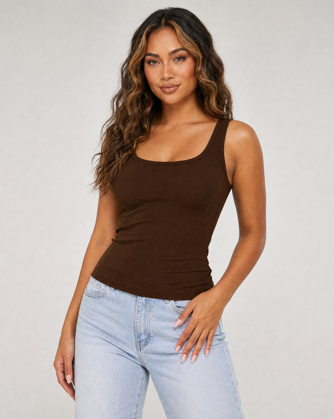 Bruin Rib Hemdje met Stretch en Brede Bandjes