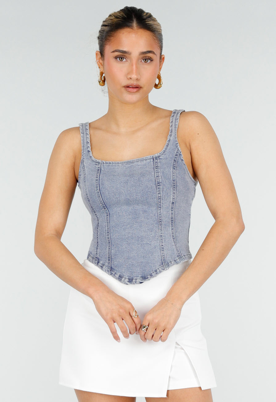Blauwe Denim Top met Brede Bandjes en Getailleerde Pasvorm