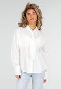 Witte Blouse met Stropdas en Lange Mouw