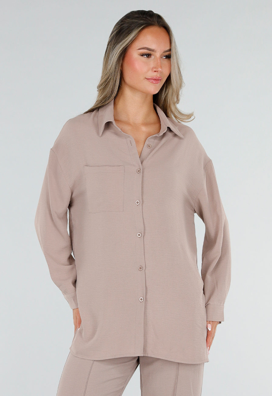 NEW220726 Beige Blouse met Kraag, Knoopsluiting en Lange Mouwen