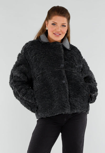 Zwarte Teddy Bontjas met Knoopsluiting