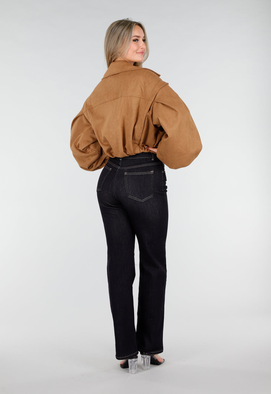 Camelkleurige Cropped Jas met Oversized Mouwen en Knopen