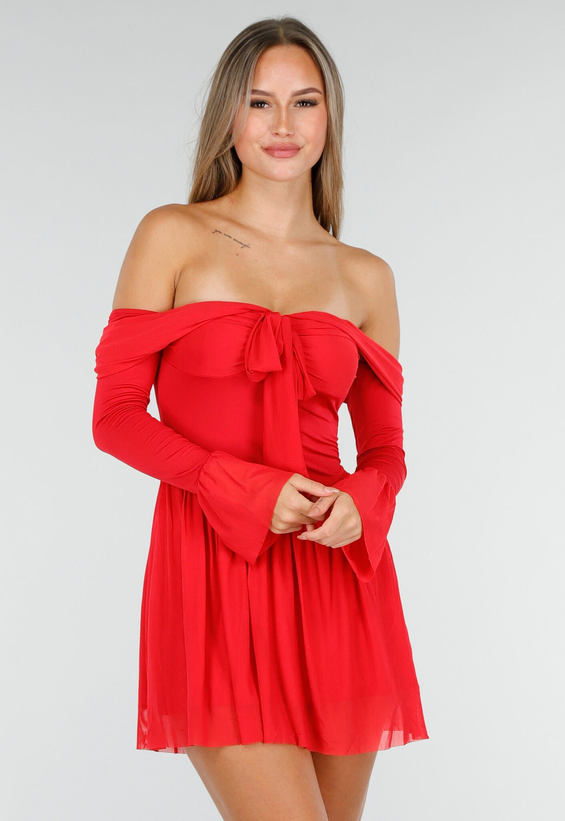 Rode Off Shoulder Jurk met Strikdetail