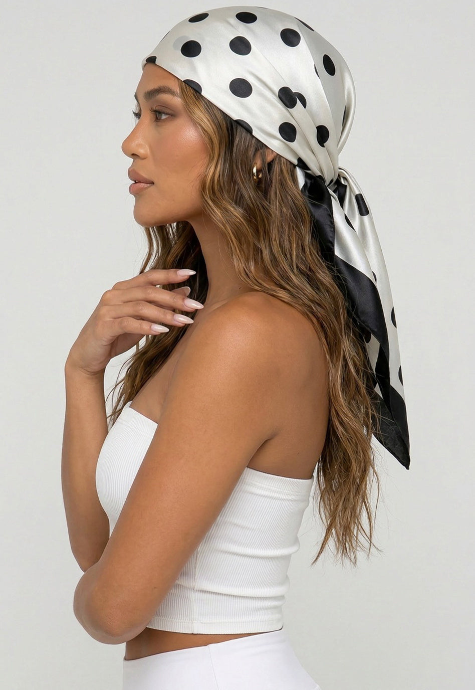 NEW080726 Witte Polkadot Satijnen Bandana met Zwarte Rand
