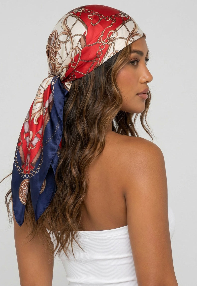 NEW080726 Rode Bandana met Barokprint en Blauw Accent