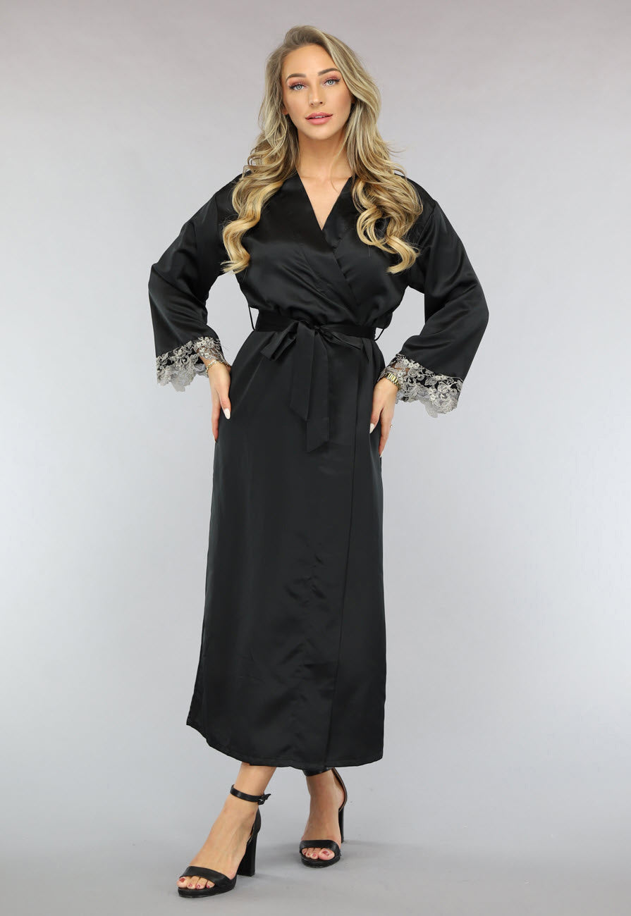 Zwarte Satijnen Kimono met Wijde Mouwen en Borduur Details