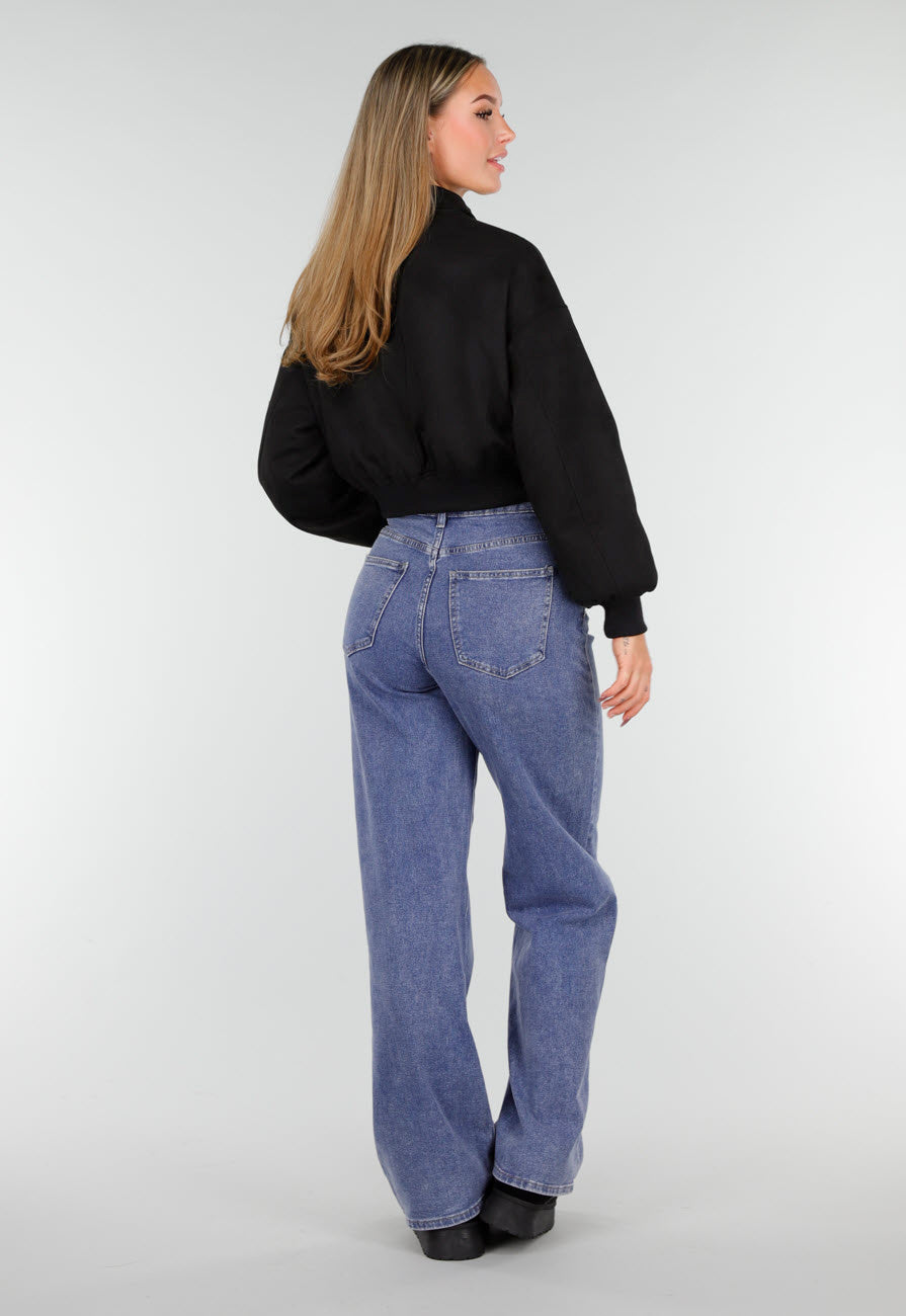 Zwarte Cropped Bomberjas met Zilverkleurige Rits en Utility-Zak op de Mouw
