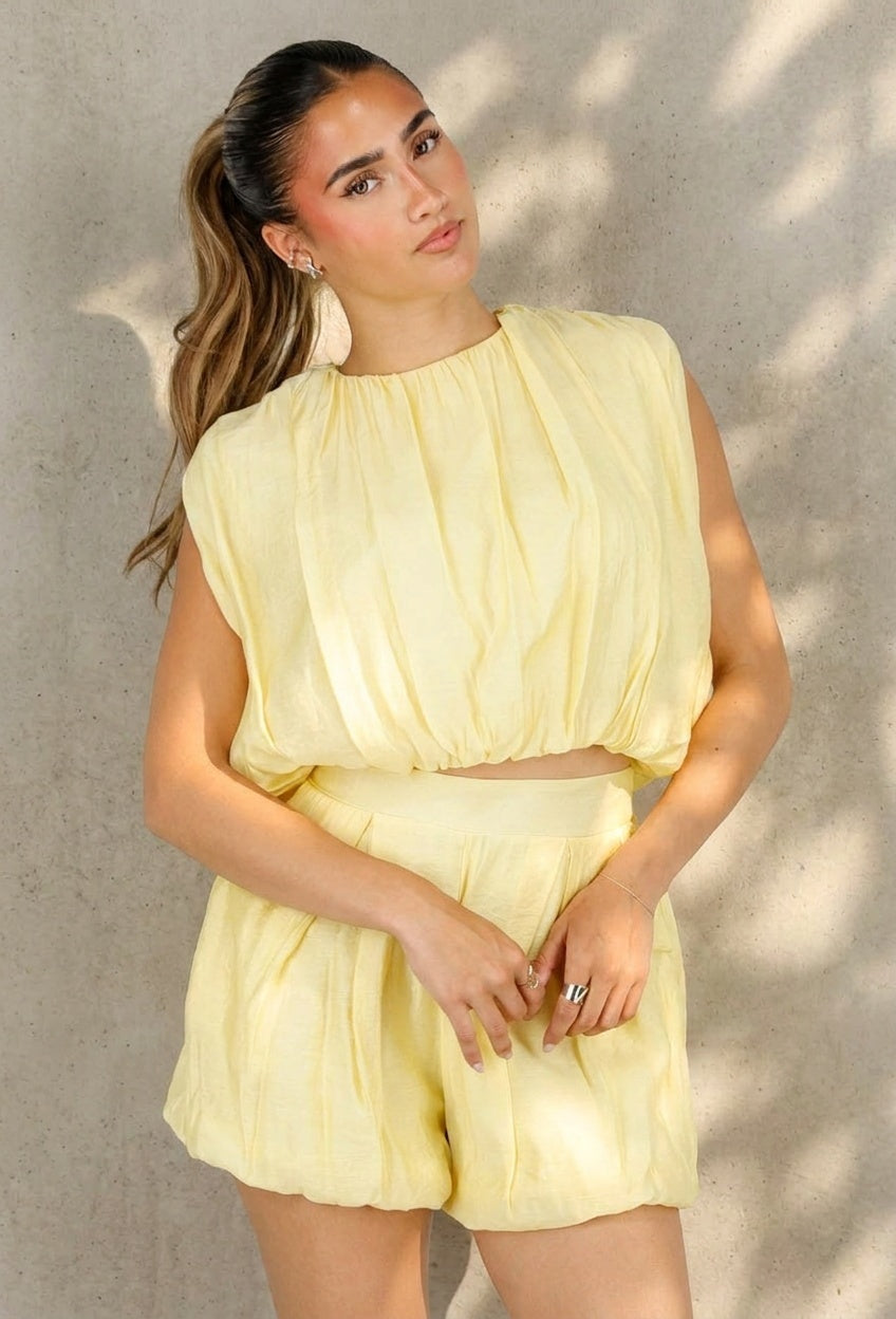 Gele Two Piece Set met Mouwloze Top en Ballonshort