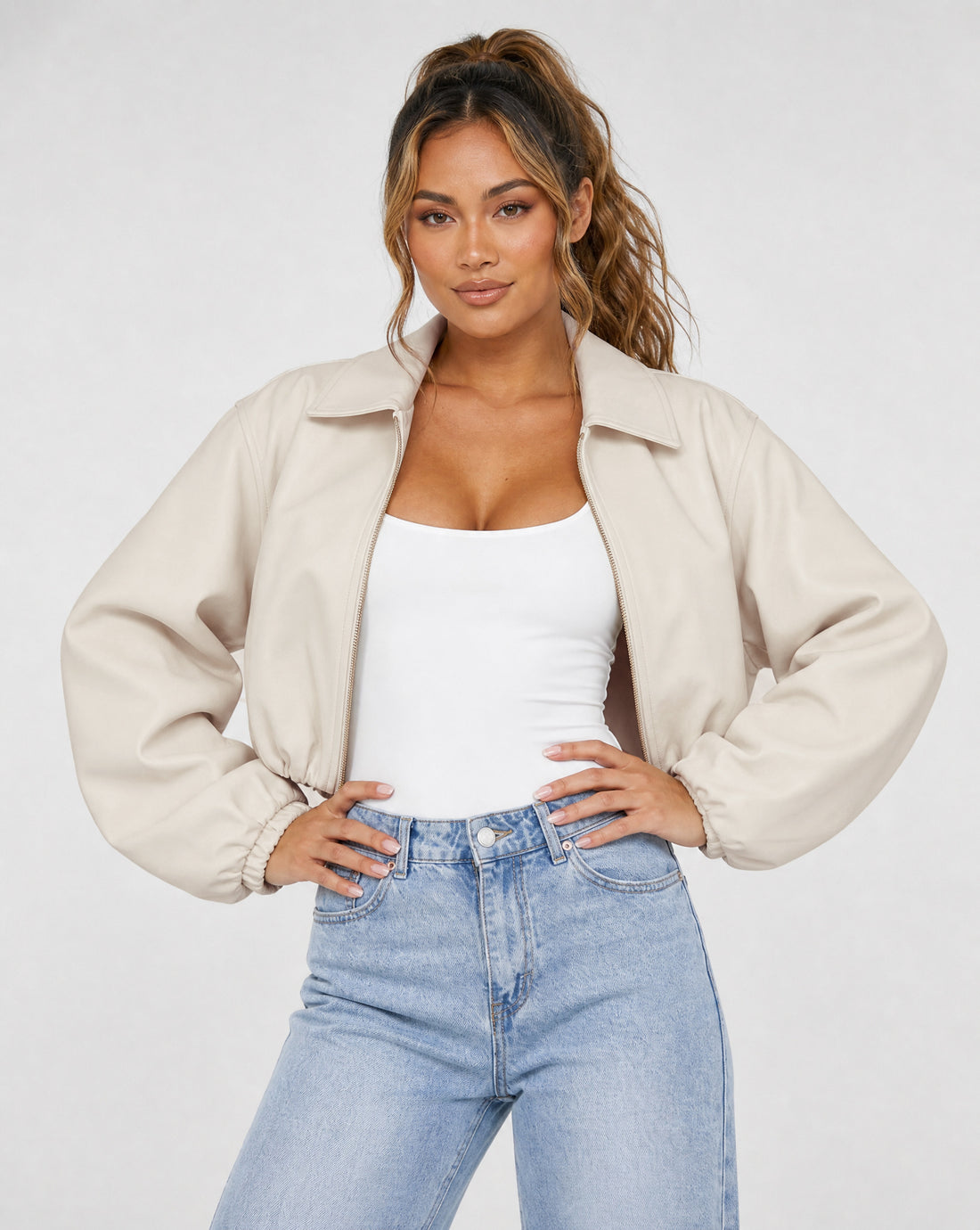 Crème Cropped Bomberjack met Ritssluiting en Ballonmouwen