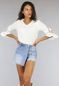 Witte Losse Blouse met Gehaakte Mouwen