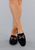 Elegante Zwarte Suède Loafers Met Gouden Horsebit Schakel En Puntneus
