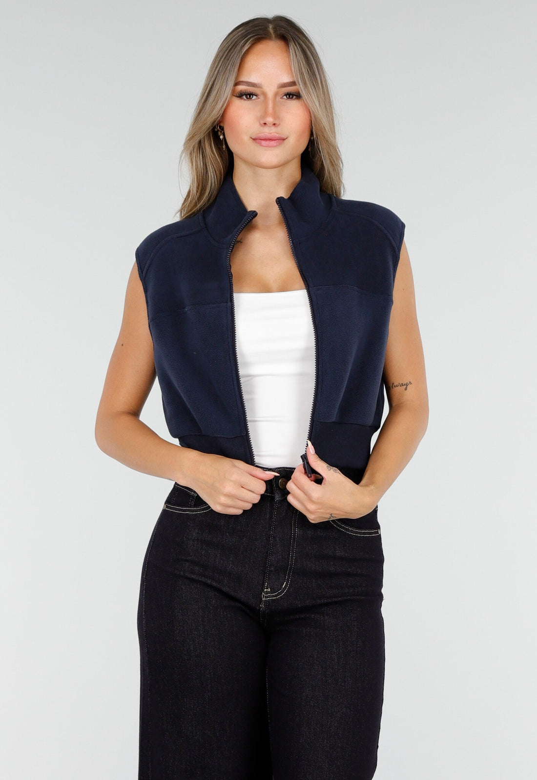 Mouwloos Vest in Donkerblauw met Hoge Kraag