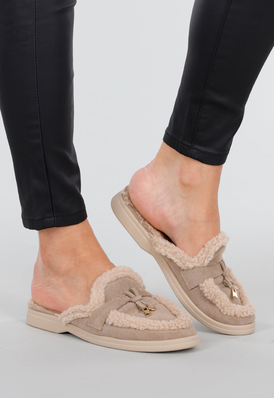 Taupe Teddy Instappers met Goudkleurig Detail