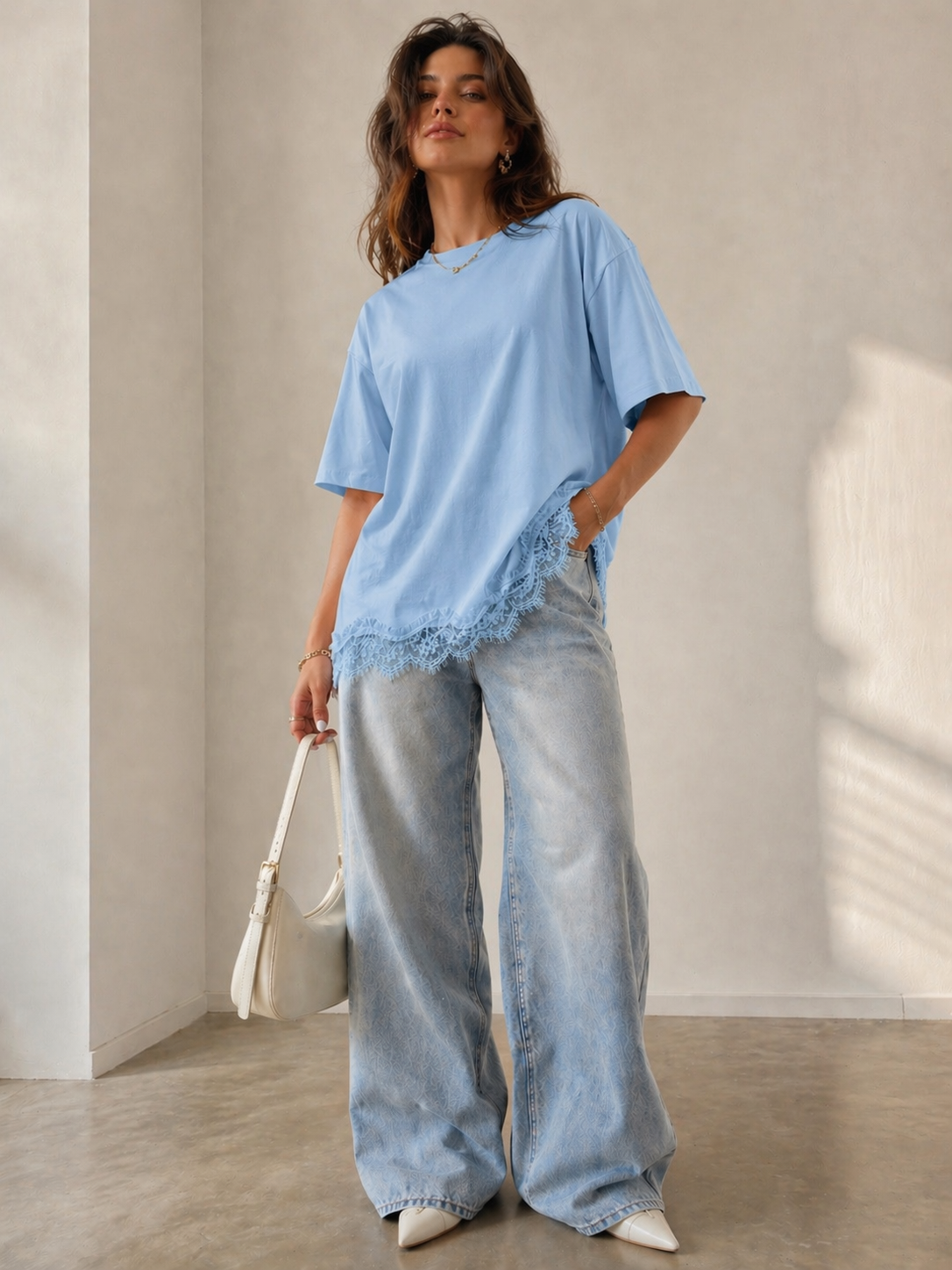 Lichtblauw Oversized T-Shirt met Kantzoom