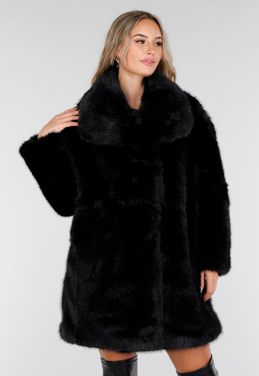 Zwarte Faux Fur Jas met Brede Kraag