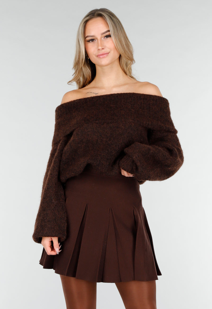 Donkerbruine Gebreide Off Shoulder Trui met Wol en Losse Pasvorm